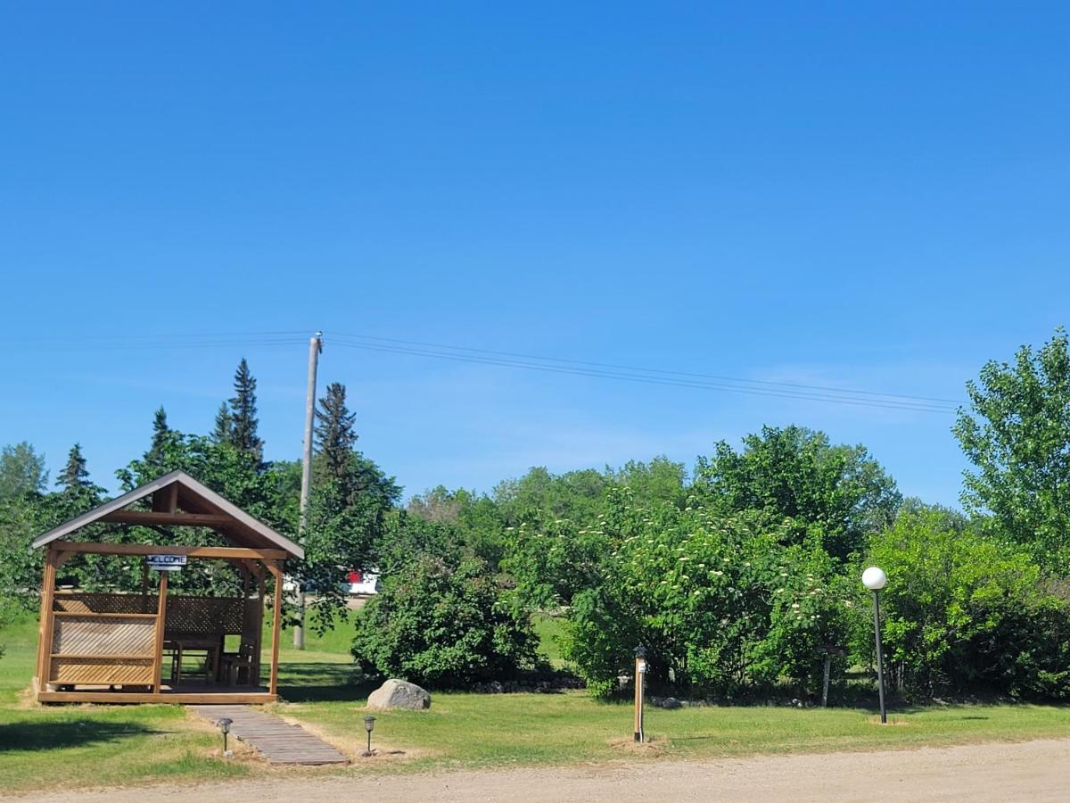 Quest Motel Whitewood Exterior foto